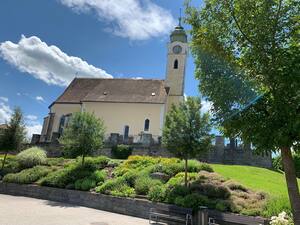 Blick auf Kirche (Quelle: Land OÖ)