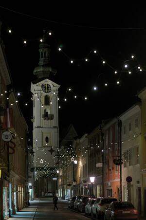 Kirchturm Pfarrgasse Advent (Quelle: Richard Schramm, PRO Freistadt)