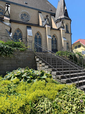 Maria Neustift Kirche Vorplatz (Quelle: Land OÖ)