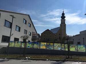 Ortsplatz Gestaltung Glaswand (Quelle: Land OÖ)