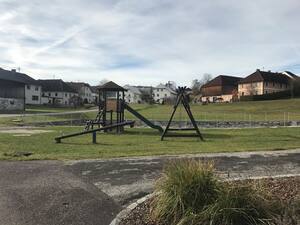 Reichenthal Böhmdorf Spielplatz Teich (Quelle: Land OÖ.)