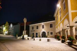 Marktgemeinde Sarleinsbach, Marktplatz bei Nacht (Quelle: Marktgemeinde Sarleinsbach, Christian Fidler)